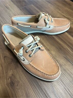 Sperry Women’s Tan Leather Boat Shoes
